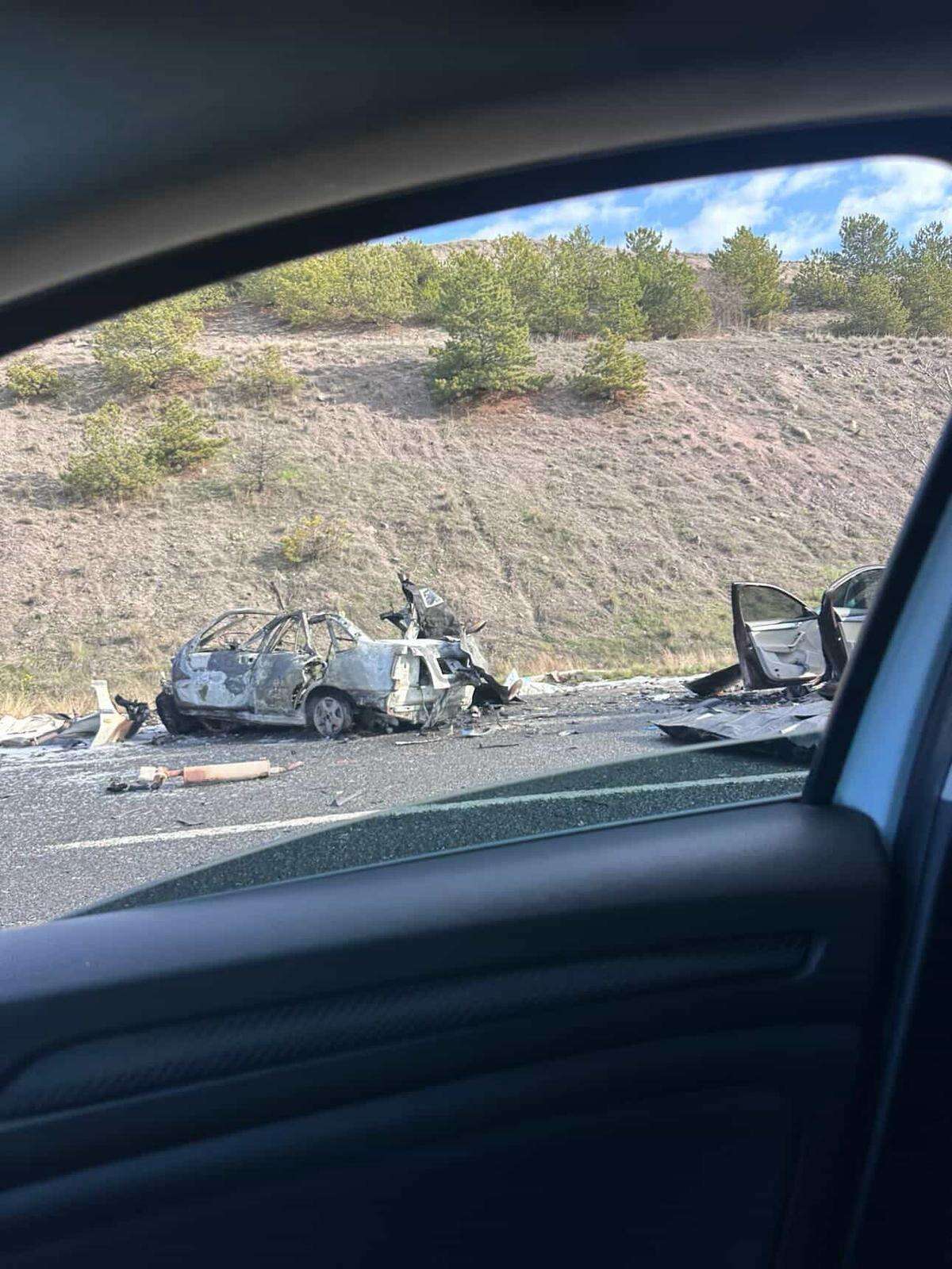 5 kişinin öldüğü kazada ters yön detayı çıktı! Kimliklerin tamamı belirlendi 3